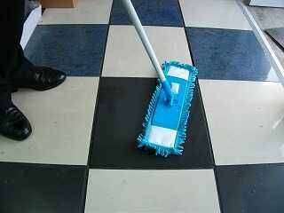 日常的には乾拭きで汚れを拭き取る　