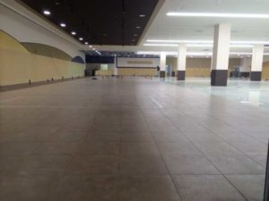 某スーパーの床面防滑