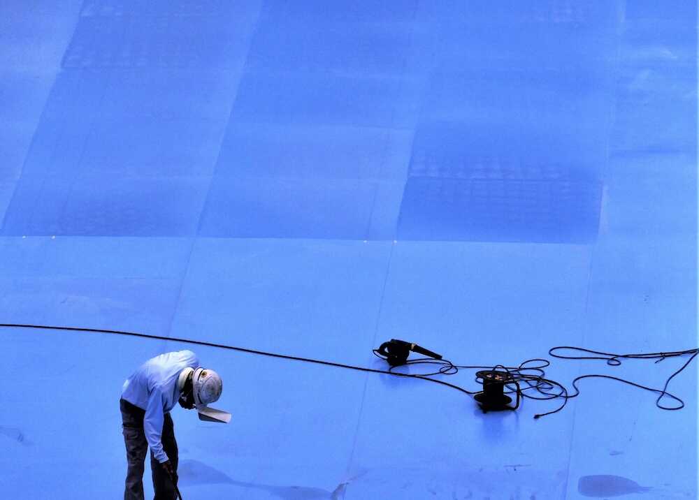 プール底の滑り止め