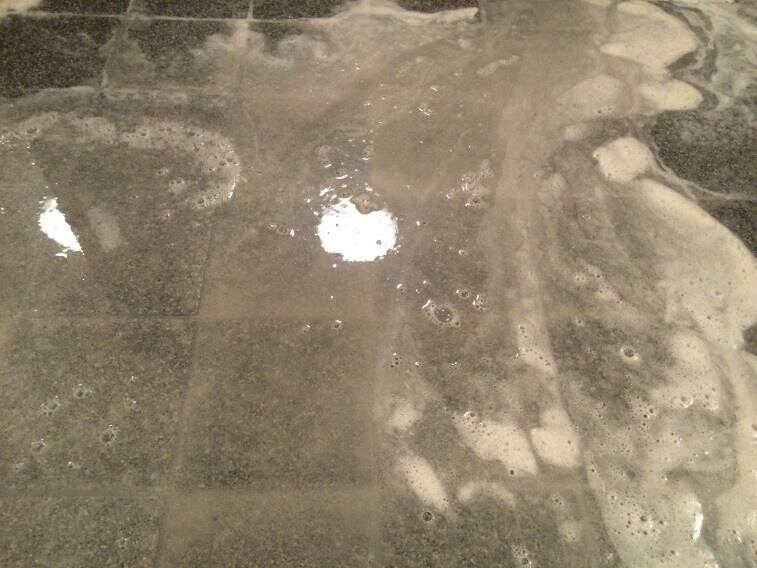 体脂でヌルヌルのタイル