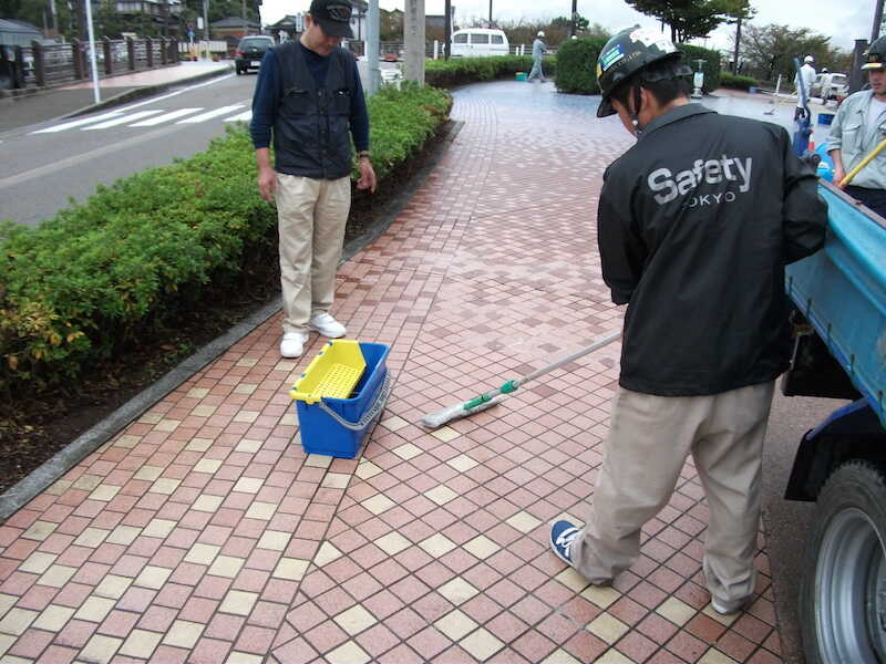 富山市舗道の滑り止め施工